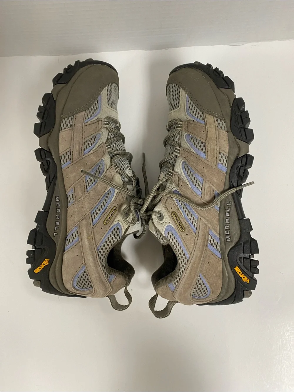 NWOT Merrell  Women’s Waterproof Hiking Shoes size 8.5